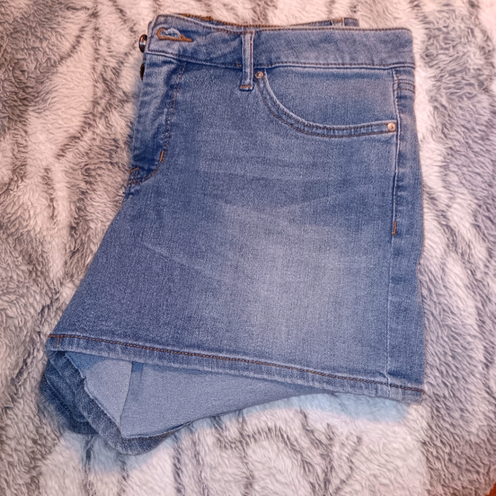 Jessica Simpson shorts